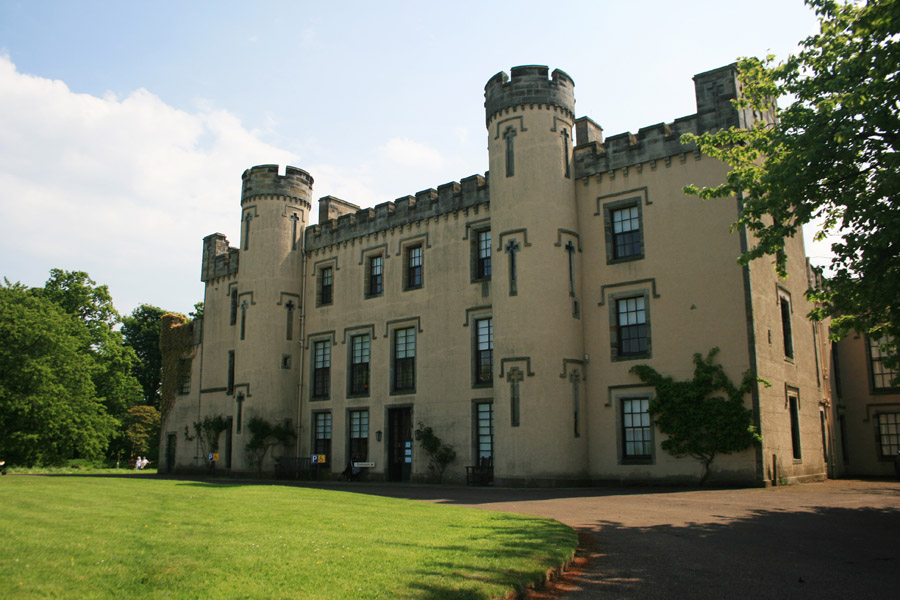House of The Binns Castle in Abercorn, West Lothian Stravaiging